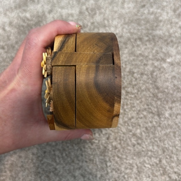 Carver Dan’s wooden puzzle box - Picture 9 of 10